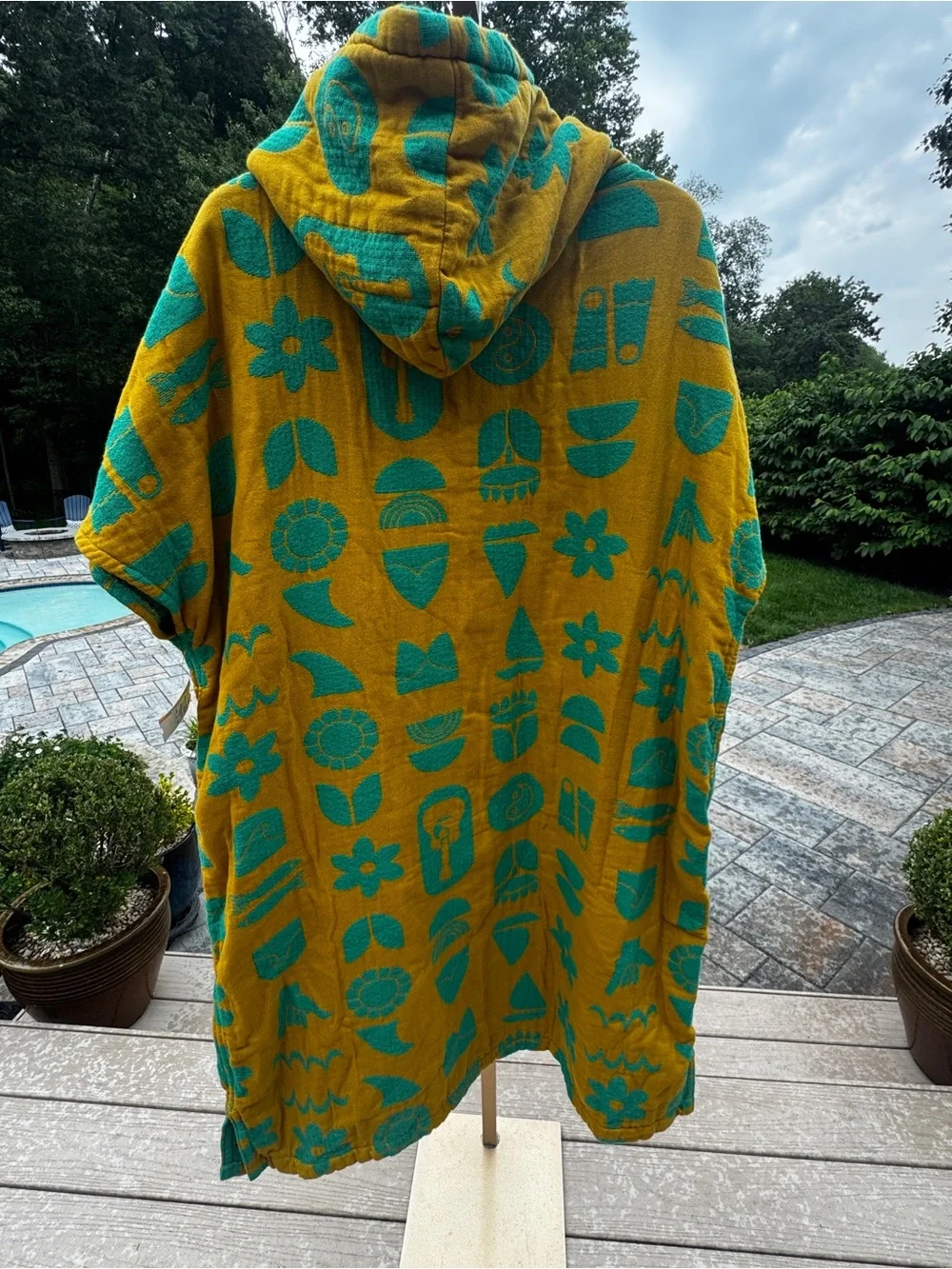 Slowtide kids hooded